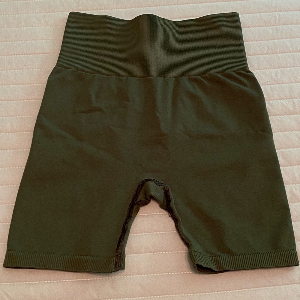 TALA Hosta Shorts XS